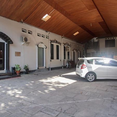 فندق Reddoorz Near Jalan Sudirman Padang المظهر الخارجي الصورة