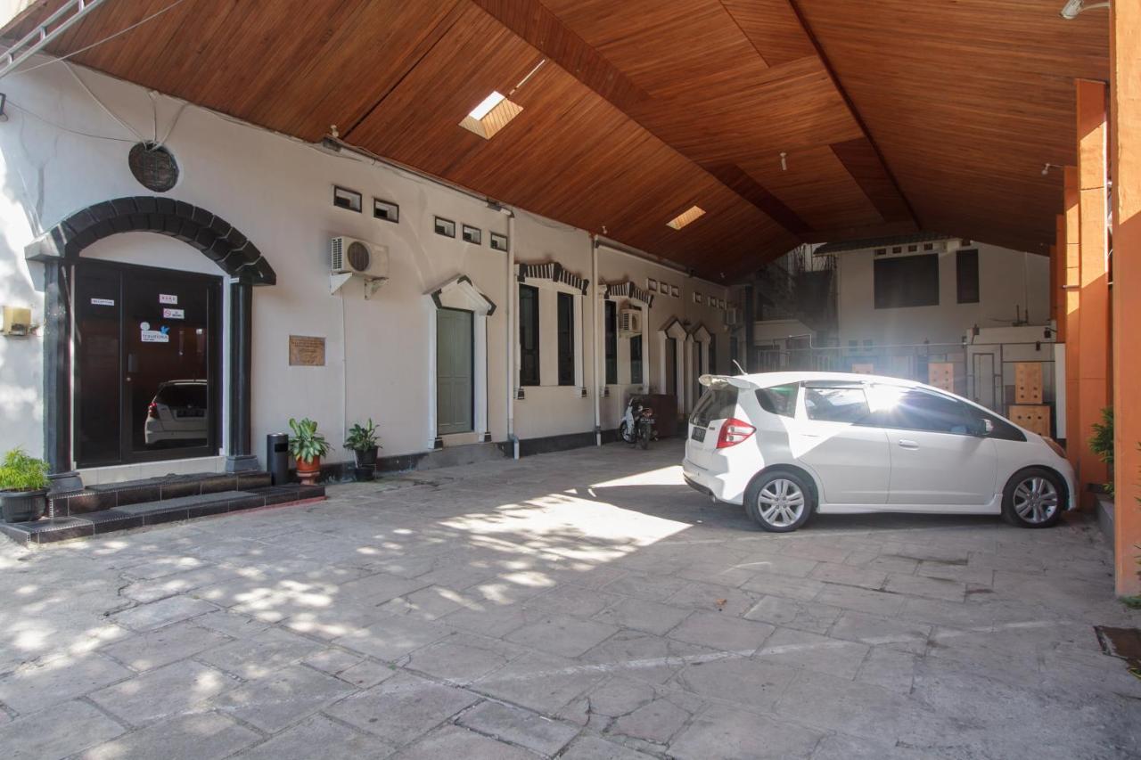 فندق Reddoorz Near Jalan Sudirman Padang المظهر الخارجي الصورة
