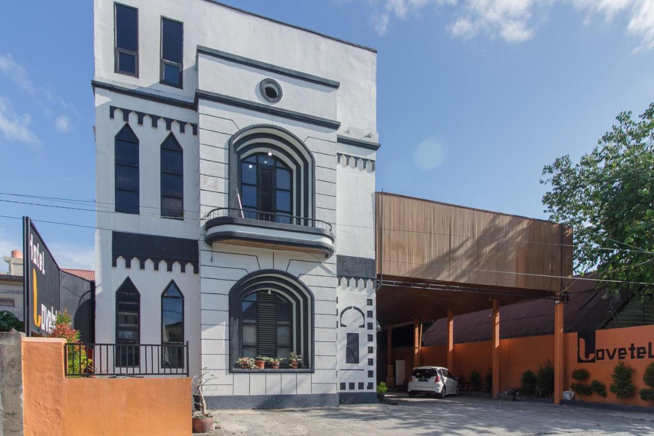 فندق Reddoorz Near Jalan Sudirman Padang المظهر الخارجي الصورة