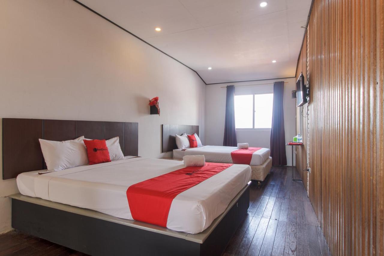فندق Reddoorz Near Jalan Sudirman Padang المظهر الخارجي الصورة